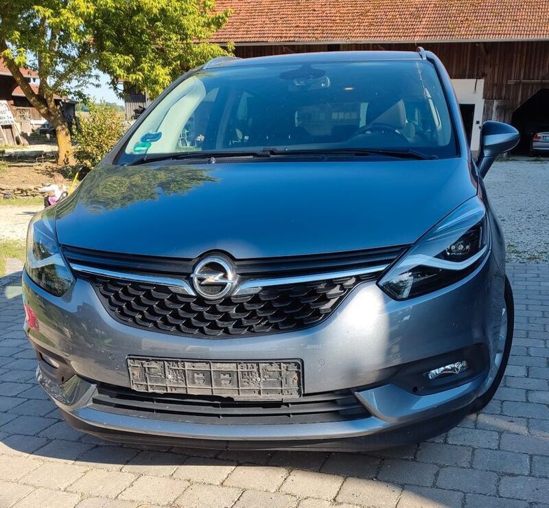 Grau Gebraucht 2017 Opel Zafira Tourer Van / Kleinbus | 11.800 € (Guter Preis) - Bild 1/4