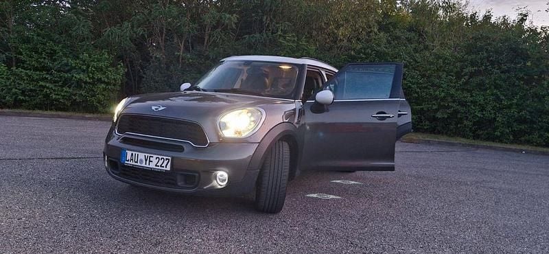 Grau Gebraucht 2011 Mini Cooper S Countryman SUV | 6.299 € (Superpreis) - Bild 1/4