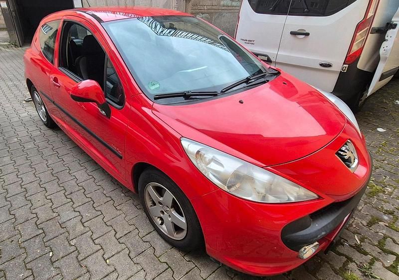 Gebraucht Peugeot 207 75 PS (55 kW) 2009 Rot Kleinwagen