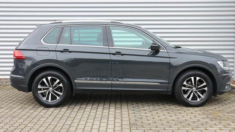 Gebraucht VW Tiguan IQ Drive 131 PS (96 kW) 2019 Grau SUV