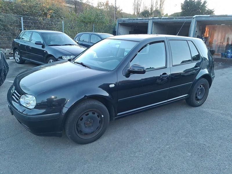 Schwarz Gebraucht 2002 VW Golf IV Comfortline Limousine | 1.499 € (Guter Preis) - Bild 1/4