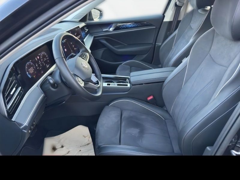 Gebraucht VW Passat Pro 150 PS (110 kW) 2024 Schwarz Kombi