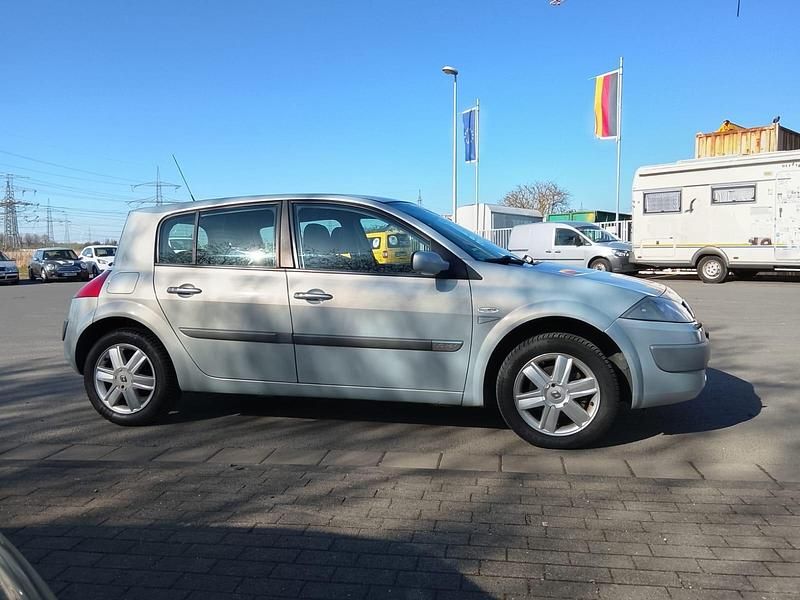 Gebraucht Renault Mégane II 113 PS (83 kW) 2004 Grau Limousine