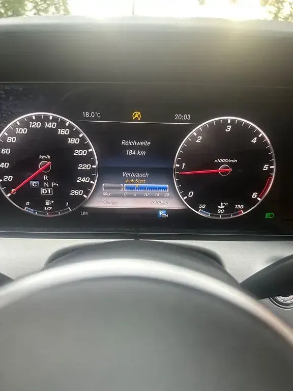 Gebraucht Mercedes E220 194 PS (142 kW) 2020 Schwarz Limousine