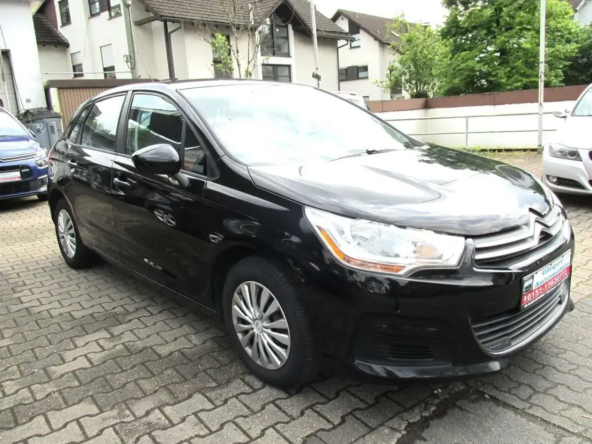 Gebraucht Citroën C4 Attraction 131 PS (96 kW) 2014 Schwarz perla nera/metallic Kleinwagen