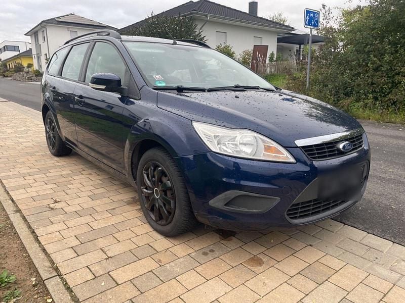 Blau Gebraucht 2011 Ford Focus Kombi | 2.500 € (Fairer Preis) - Bild 1/4