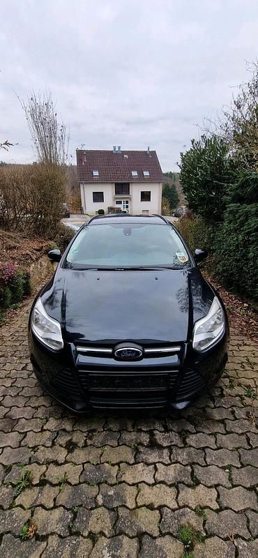 Gebraucht Ford Focus 116 PS (85 kW) 2014 Schwarz Kombi