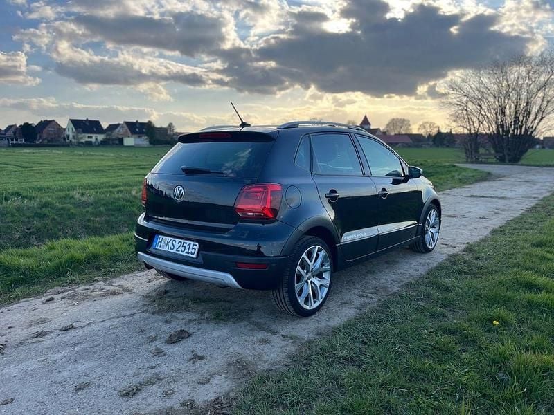 Gebraucht VW Polo Cross 90 PS (66 kW) 2014 Schwarz Kleinwagen