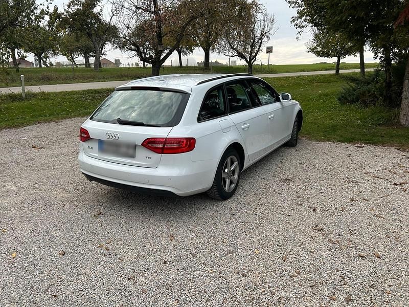 Gebraucht Audi A4 150 PS (110 kW) 2013 Weiß Kombi