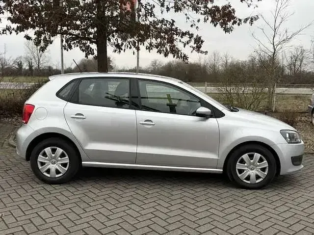 Gebraucht VW Polo Trendline 60 PS (44 kW) 2012 Reflexsilber metallic Kleinwagen