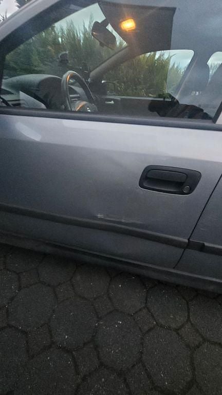 Gebraucht Opel Astra 101 PS (74 kW) 1999 Silber Limousine