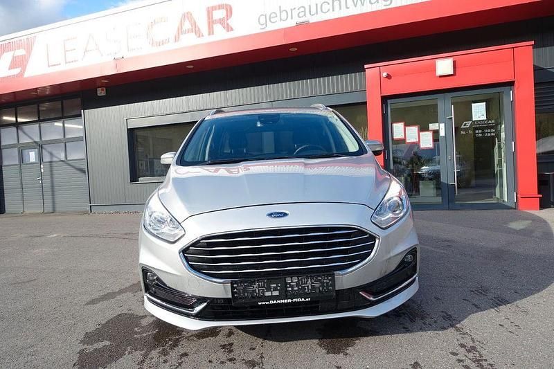Gebraucht Ford EXP Titanium 150 PS (110 kW) 2020 Silber Van / Kleinbus