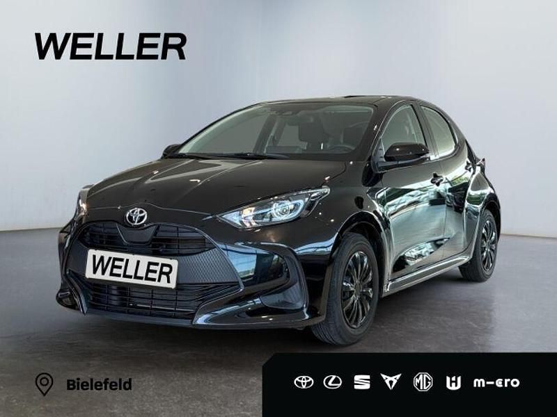 Schwarz Gebraucht 2023 Toyota Yaris Comfort Kleinwagen | 14.990 € (Fairer Preis) - Bild 1/3
