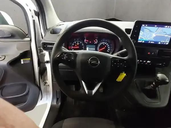 Używany Opel Combo 131 KM (96 kW) 2021 Biały Minivan