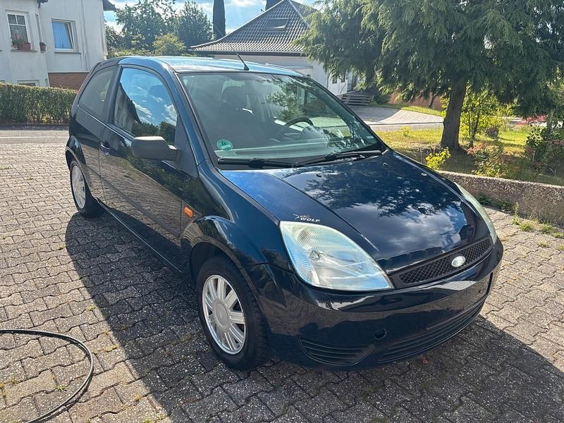 Blau Gebraucht 2004 Ford Fiesta Kleinwagen | 799 € (Superpreis) - Bild 1/4