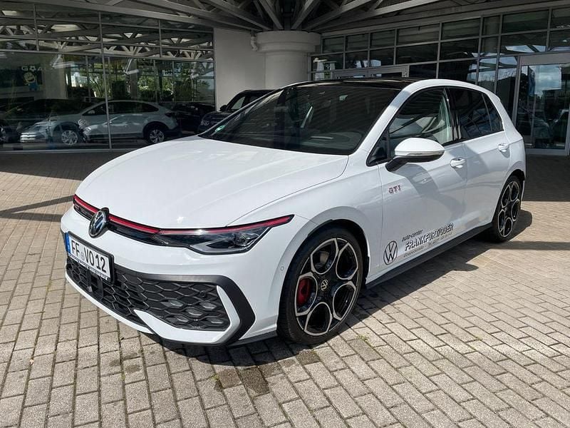 Weiß Gebraucht 2025 VW Golf VIII GTI Limousine | 49.990 € - Bild 1/4