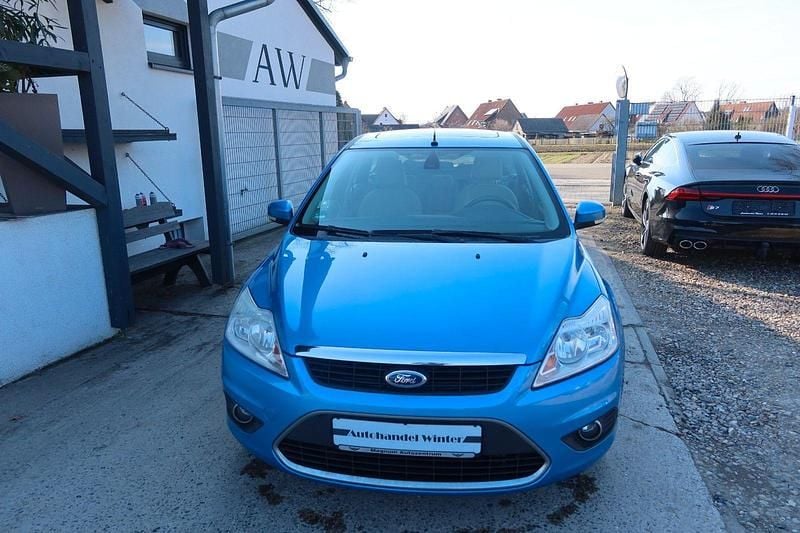 Gebraucht Ford Focus Ghia 136 PS (100 kW) 2010 Blau Kombi