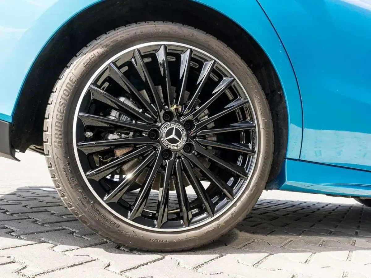 Gebraucht Mercedes CLA250 AMG 224 PS (164 kW) 2025 Blau Coupé