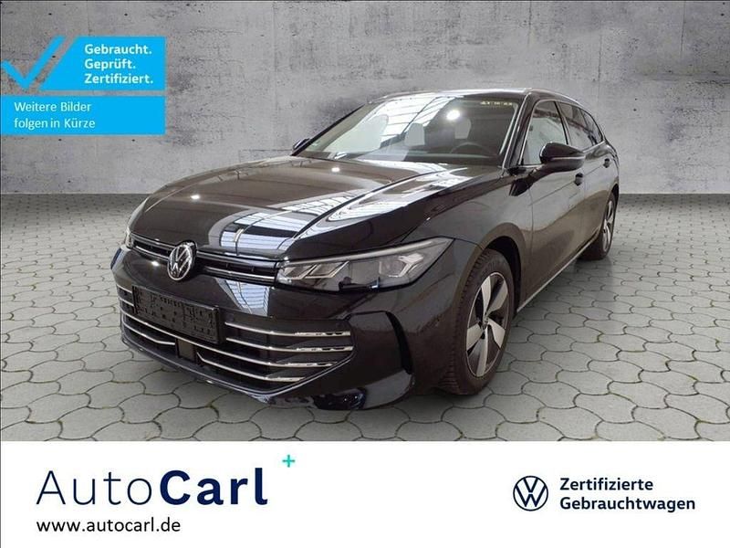 Grenadillschwarz metallic Gebraucht 2025 VW Passat IQ Drive Kombi | 32.980 € (Fairer Preis) - Bild 1/2