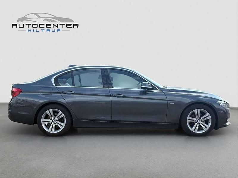 Gebraucht BMW 318 Sport Line 150 PS (110 kW) 2016 Grau Limousine