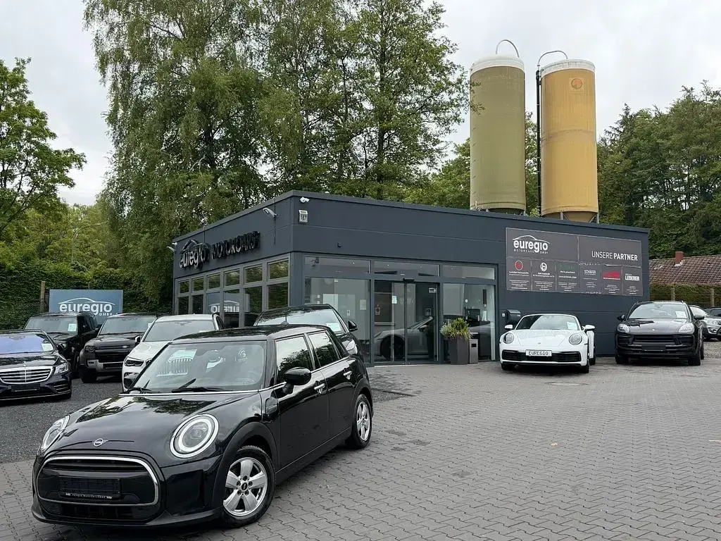 Gebraucht Mini ONE 102 PS (75 kW) 2022 Schwarz Kleinwagen