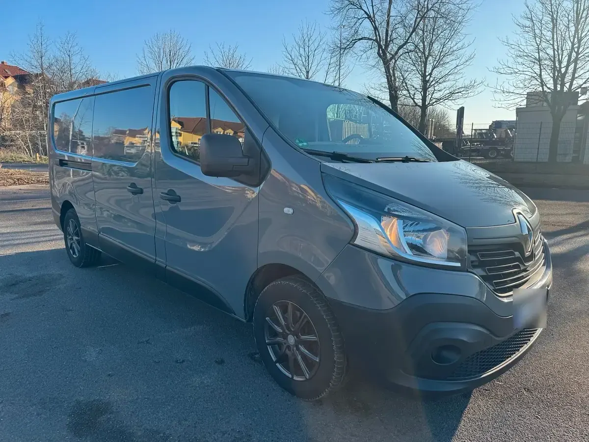 Occasion Renault Trafic 140 ch (102 kW) 2015 Gris Monospace