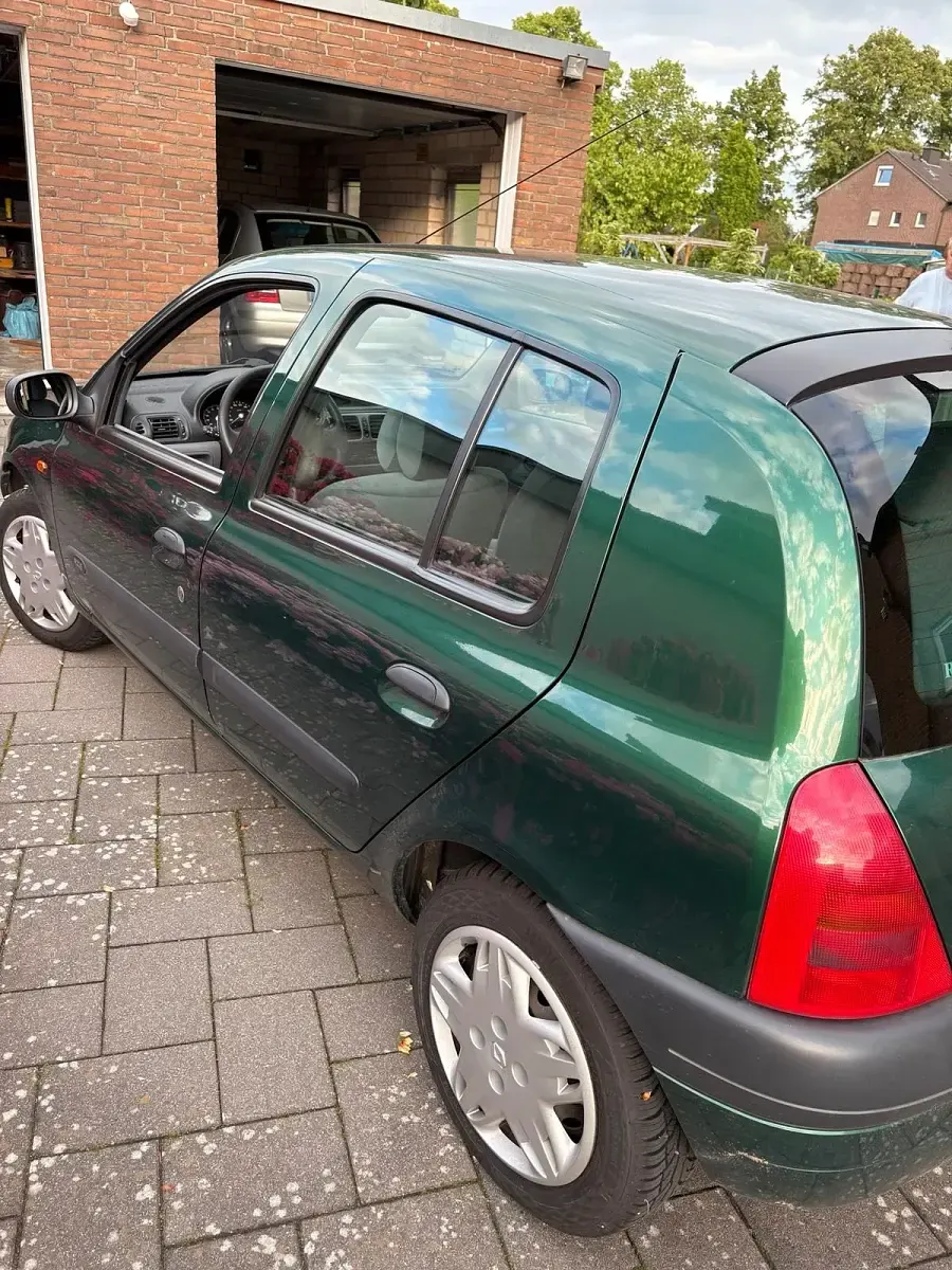 Używany Renault Clio II 75 KM (55 kW) 1999 Zielony Hatchback