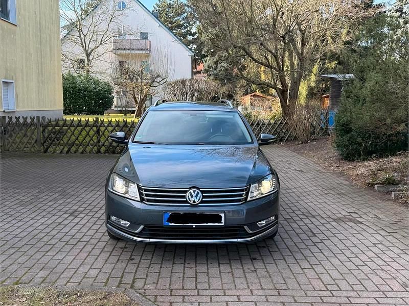 Gebraucht VW Passat 177 PS (130 kW) 2014 Blau Kombi