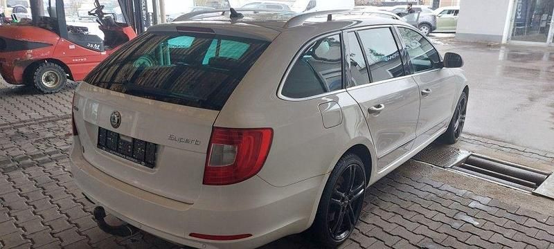 Gebraucht Skoda Superb Elegance 260 PS (191 kW) 2010 Weiß Kombi