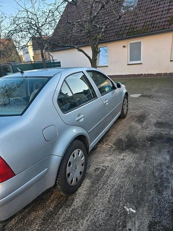 Gebraucht VW Bora 150 PS (110 kW) 2000 Silber Kleinwagen