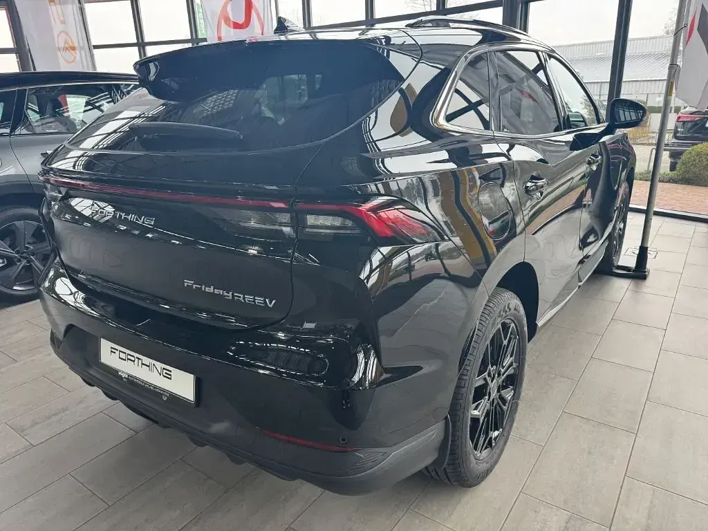 Neu DFSK Forthing 5 163 PS (119 kW) 2026 Schwarz SUV