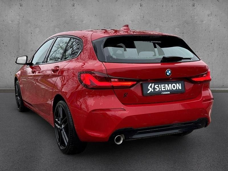 Gebraucht BMW 118 Shadowline 136 PS (100 kW) 2023 Melbournerot Kleinwagen