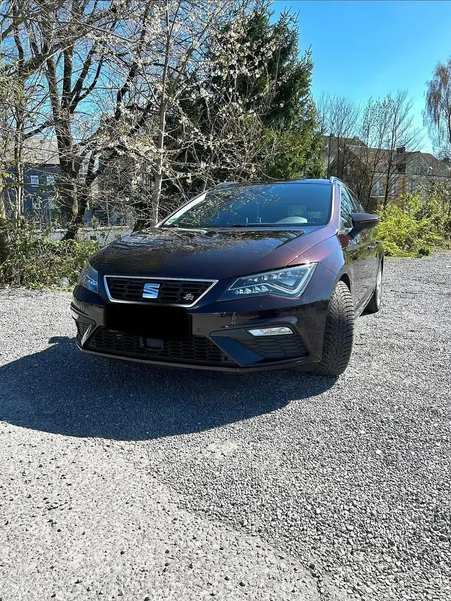 Używany Seat Leon ST Beats 184 KM (135 kW) 2018 Purpurowy Kombi