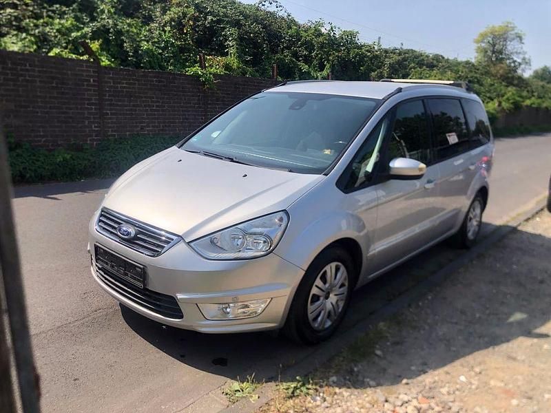 Silber Gebraucht 2011 Ford Galaxy Trend Van / Kleinbus | 4.900 € (Guter Preis) - Bild 1/4