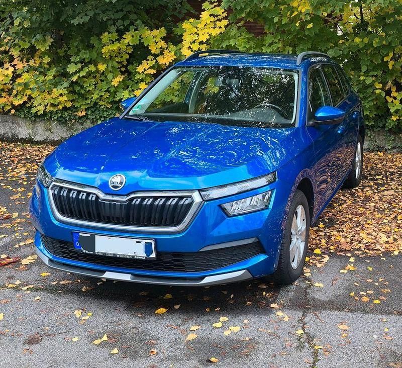 Blau Gebraucht 2020 Skoda Kamiq Ambition SUV | 12.000 € (Fairer Preis) - Bild 1/4