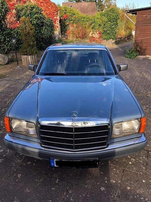 Blau Gebraucht 1986 Mercedes 300 SE Limousine | 15.700 € - Bild 1/4