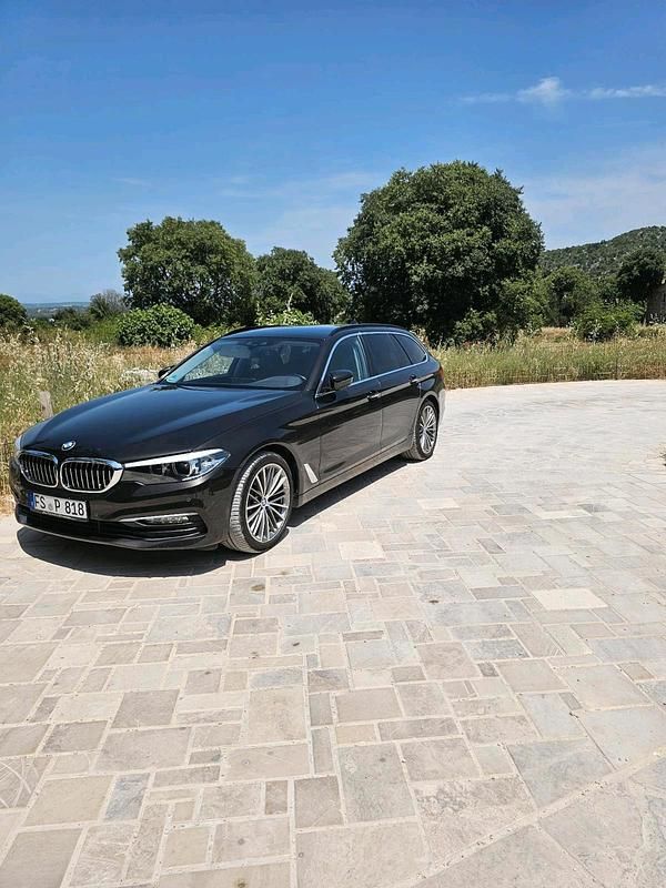 Braun Gebraucht 2018 BMW 530 Kombi | 20.999 € (Superpreis) - Bild 1/4