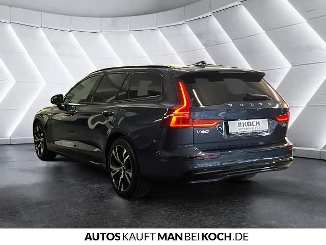 Gebraucht Volvo V60 145 PS (106 kW) 2024 Kombi