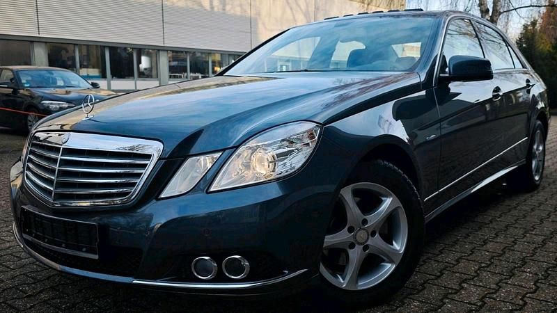 Gebraucht Mercedes E220 170 PS (125 kW) 2010 Limousine