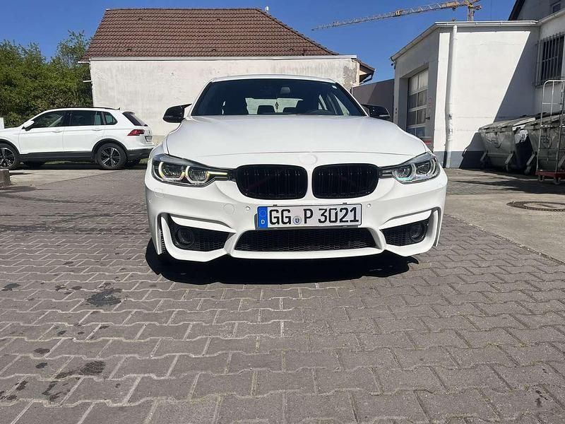 Gebraucht BMW 330 Luxury Line 252 PS (185 kW) 2018 Limousine