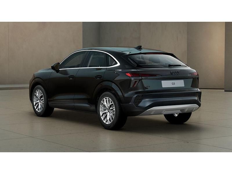 Neu Audi Q3 Sportback Performance 150 PS (110 kW) 2025 Mythosschwarz SUV