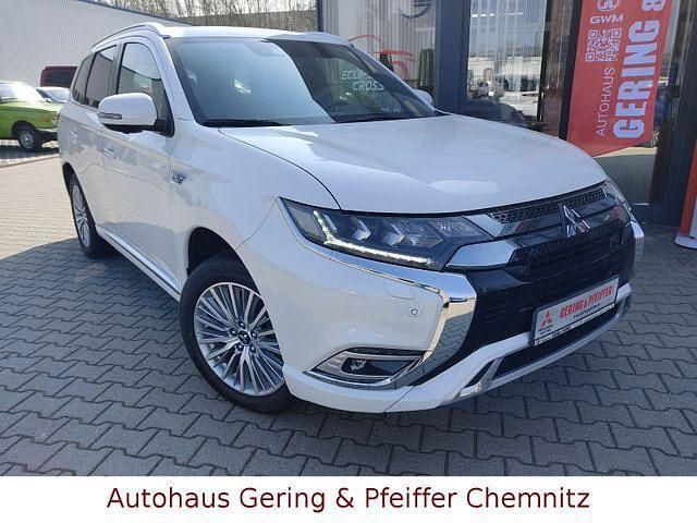 Weiß Gebraucht 2019 Mitsubishi Outlander P-HEV Top SUV | 20.990 € (Etwas zu teuer) - Bild 1/4