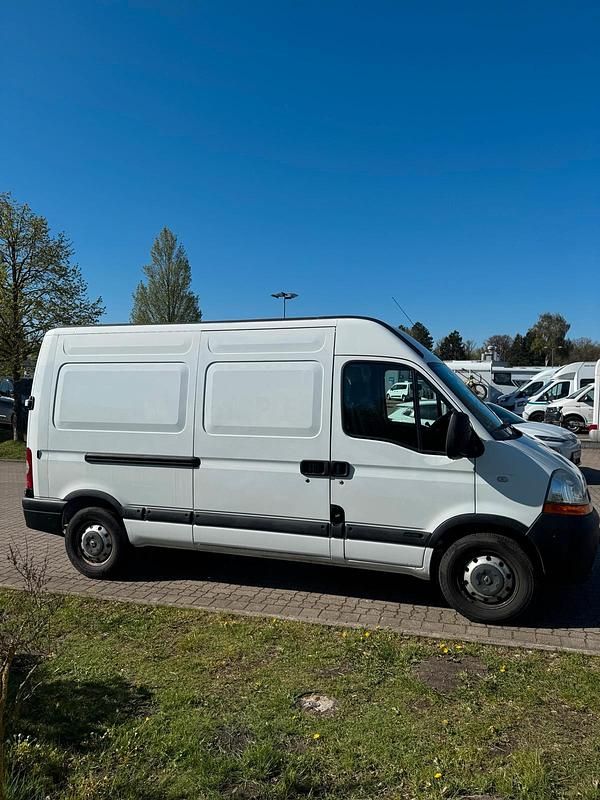 Second-hand Renault Master 120 CP (88 kW) 2010 Alb Monovolum