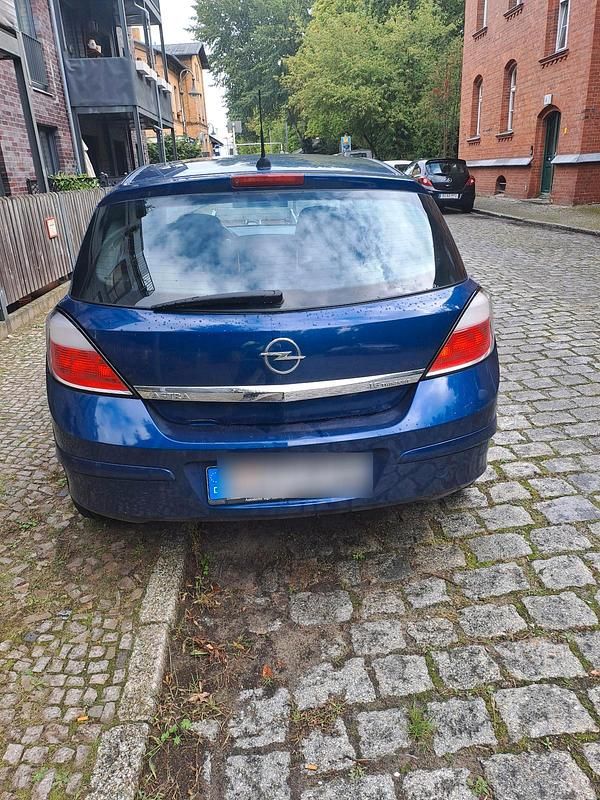 Blau Gebraucht 2007 Opel Astra Limousine | 950 € (Guter Preis) - Bild 1/4