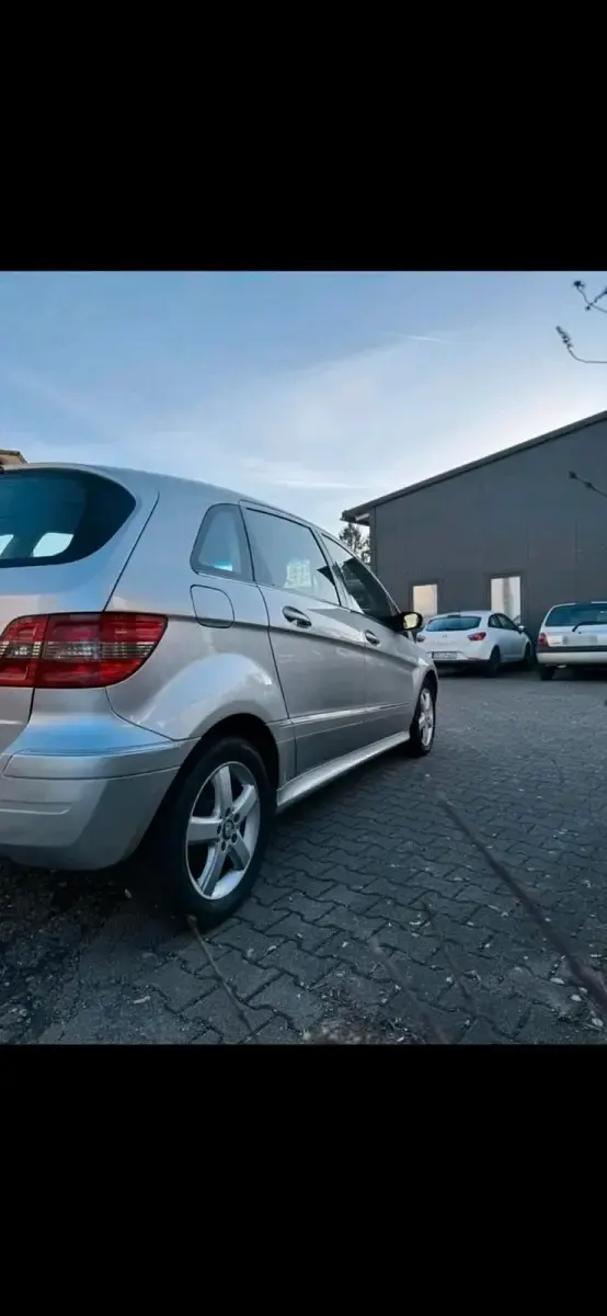 Gebraucht Mercedes B200 140 PS (102 kW) 2008 Silber Van / Kleinbus