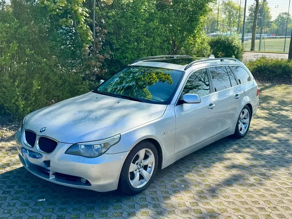 Gebraucht BMW 520 163 PS (119 kW) 2007 Silber Kombi