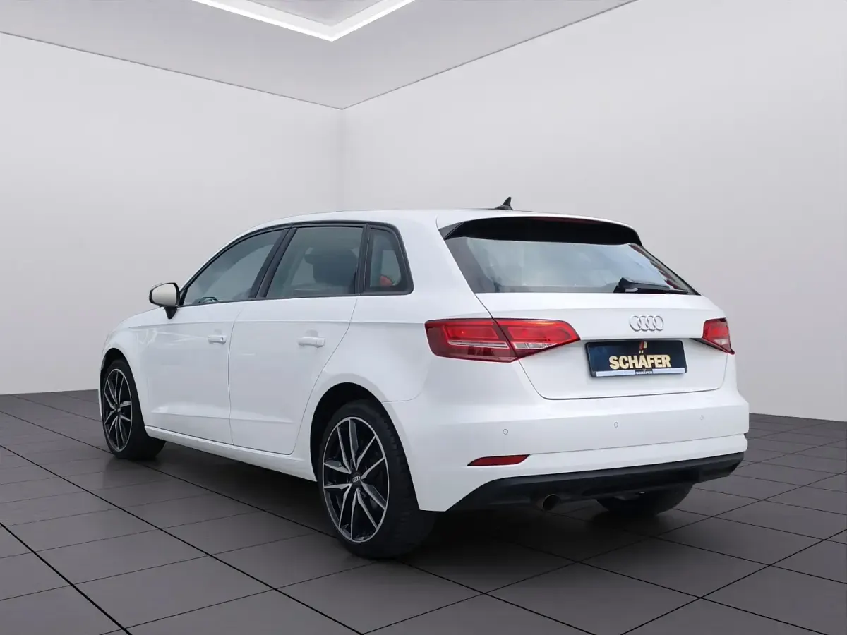Gebraucht Audi A3 Advanced 116 PS (85 kW) 2020 Weiß Limousine