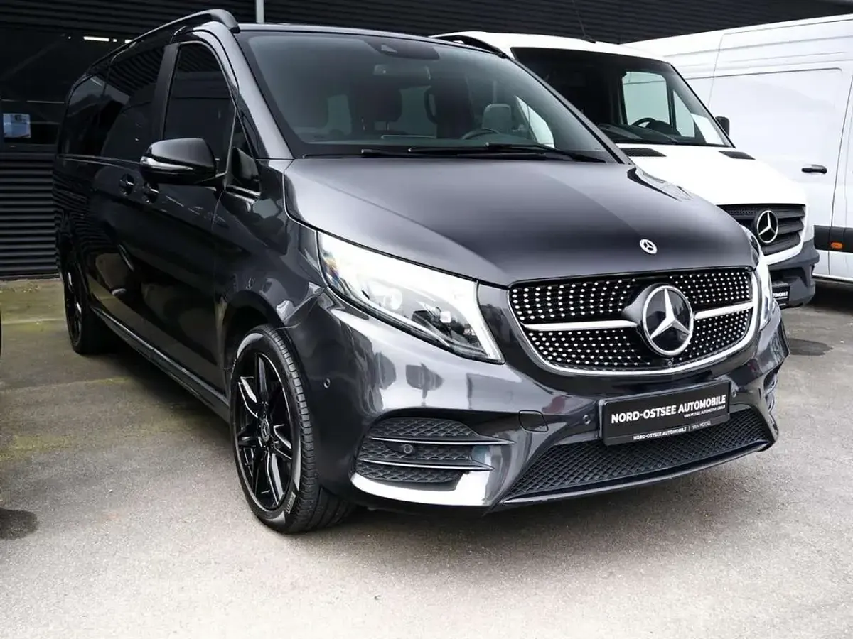 Gebraucht Mercedes V300 Avantgarde Edition 237 PS (174 kW) 2022 Graphitgrau metallic Van / Kleinbus