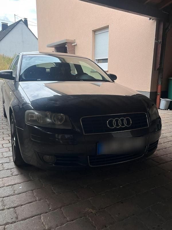 Grau Gebraucht 2005 Audi A3 Kleinwagen | 1.750 € - Bild 1/4
