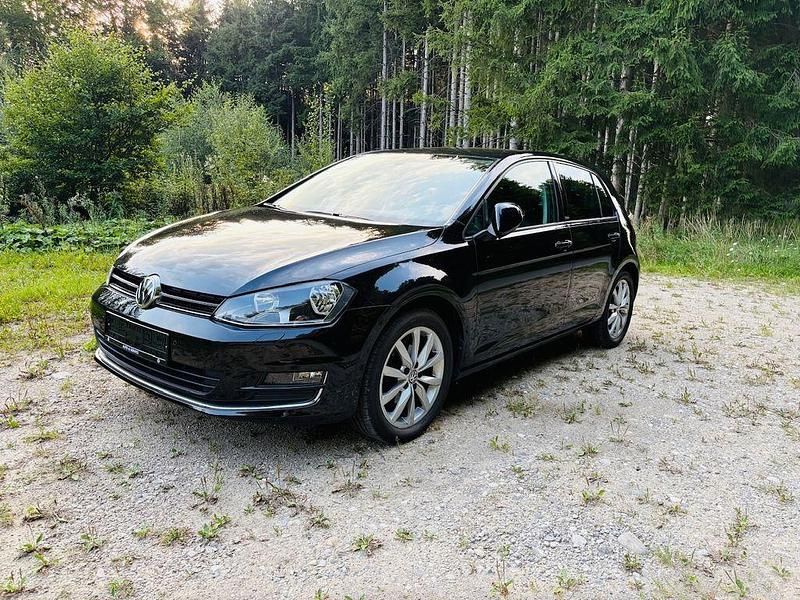 Schwarz Gebraucht 2016 VW Golf VII Allstar Limousine | 12.900 € (Fairer Preis) - Bild 1/4
